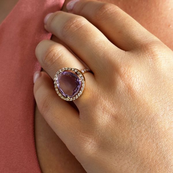 amethyst and diamond ring