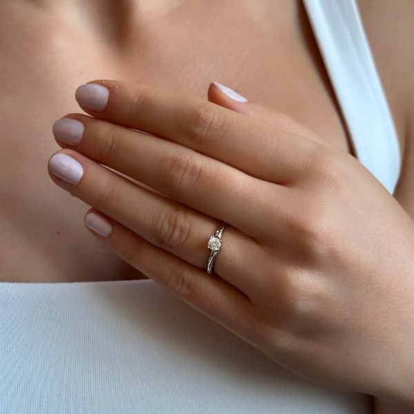 solitaire diamond ring